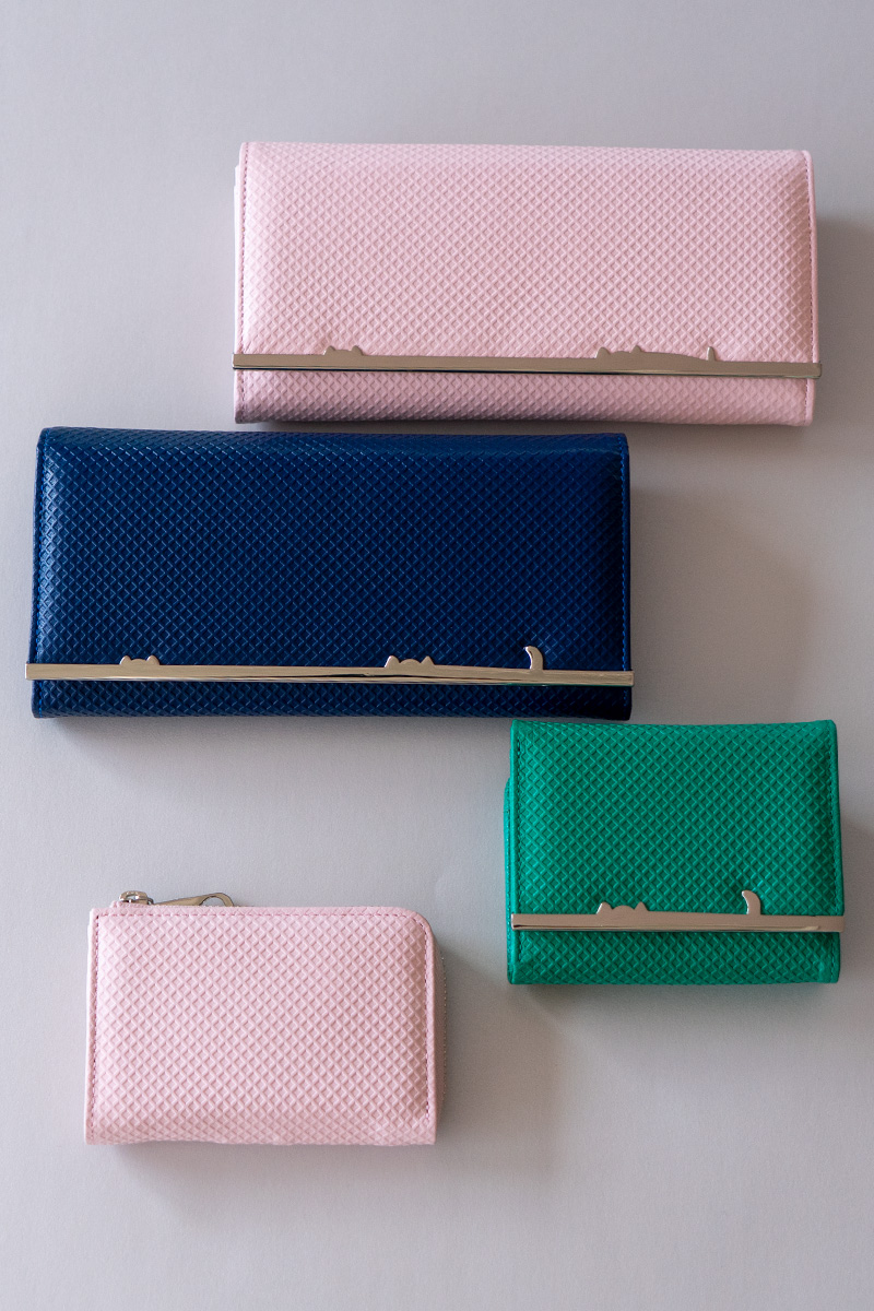 ツモリチサトキャリー 財布 クロスエンボス